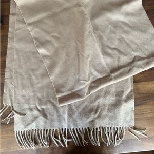 Aritzia Auxiliary Scarf Wrap with Fringe- NWOT - 100% Cashmere - Camel Brown Tan